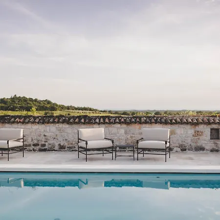 Hotel San Tomasini Heritage & Wedding Venue