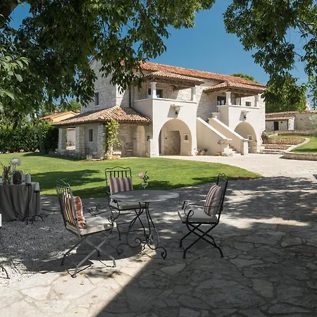 Hotel San Tomasini Heritage & Wedding Venue
